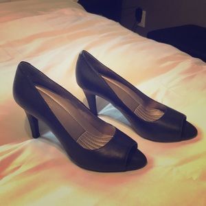 NWT 8.5 Easy Spirit open toe pumps
